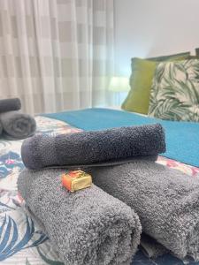 Ein Bett oder Betten in einem Zimmer der Unterkunft Ocean View Penthouse