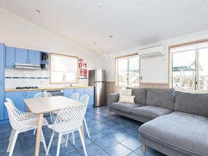 Η κουζίνα ή μικρή κουζίνα στο Tween Waters Merimbula