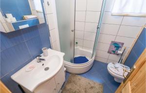 Koupelna v ubytování Pet Friendly Home In Licki Osik