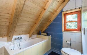 Koupelna v ubytování Pet Friendly Home In Licki Osik