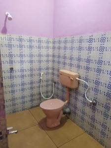 Ένα μπάνιο στο Venu's Homestay