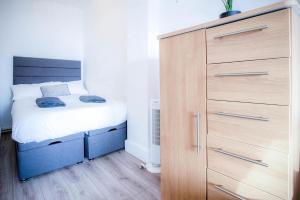 Ένα ή περισσότερα κρεβάτια σε δωμάτιο στο The Lighthouse - 1 Bedroom Apartment - Saundersfoot