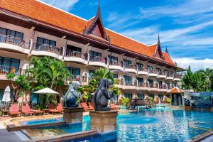 Bazén v ubytování Nipa Resort, Patong Beach - SHA Extra Plus nebo v jeho okolí
