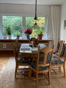 Gallery image of Große Ferienwohnung "Idyll" mit Sauna in Alleinlage in Berge +25 photos