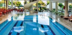 Bazén v ubytování L'ancora Beach Hotel nebo v jeho okolí
