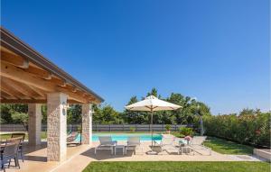 Πισίνα στο ή κοντά στο Villa Karla Tar