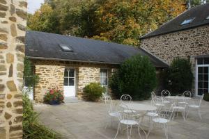 Tòa nhà nơi khách sạn tọa lạc