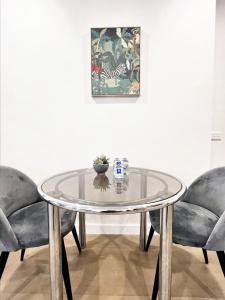 Khu vực ghế ngồi tại Aura on Lonsdale