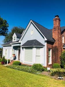 Το κτήριο όπου στεγάζεται  το διαμέρισμα