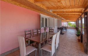 Foto sihtkohas Konjevrate asuva majutusasutuse Nice Home In Konjevrate With Wifi galeriist