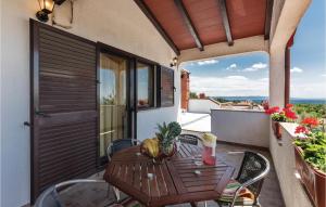 Μπαλκόνι ή βεράντα στο Two-Bedroom Apartment In Peruski