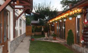 En have udenfor Casa Selera - Rasnov Central - Aproape de Dino Park, Bran, Brasov