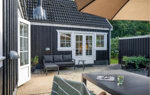 Posezení v ubytování 2 Bedroom Beautiful Home In Nykøbing Sj