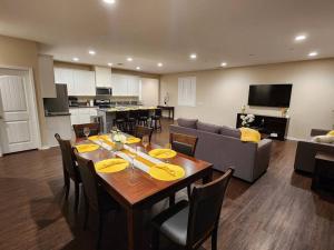 Billede fra billedgalleriet på Villa near downtown Riverside i Riverside