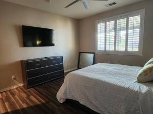 Billede fra billedgalleriet på Villa near downtown Riverside i Riverside