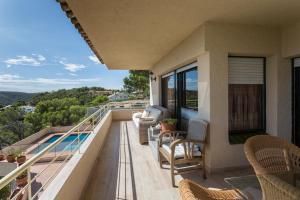 Πισίνα στο ή κοντά στο Villa Tamariu con vistas al mar