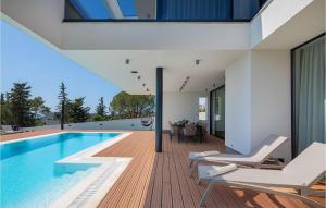 una casa con piscina y terraza en Villa Calvi, en Zadar 52 fotos más