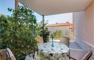 Balkón nebo terasa v ubytování Two-Bedroom Apartment In Podstrana