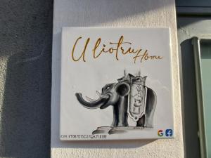 Certificato, attestato, insegna o altro documento esposto da U Liotru home