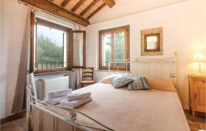 A bed or beds in a room at Villa Dei Girasoli