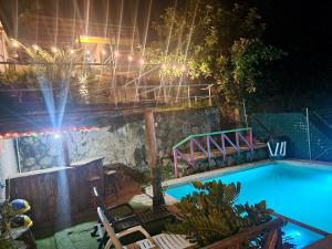 Bazén v ubytování Restaurante y Hostal Romayor nebo v jeho okolí