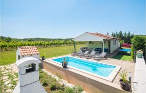 Zdjęcie z galerii obiektu Awesome Home In Rovinj With Kitchen w Rovinj
