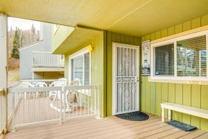 Balkon oz. terasa v nastanitvi Walk to Giant Steps Multi-Level Brian Head Condo!