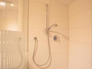 A bathroom at Rosenberger II