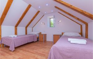 Posteľ alebo postele v izbe v ubytovaní 2 Bedroom Beautiful Home In Drinovci