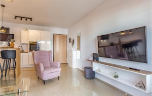 Kuchyňa alebo kuchynka v ubytovaní 2 Bedroom Gorgeous Apartment In Banjole