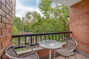 Un balcón o terraza en Apartamentos Ayamonte by HOUSY HOST