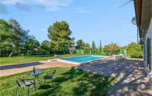 Πισίνα στο ή κοντά στο 3 Bedroom Awesome Home In Carmona +11 φωτογραφίες