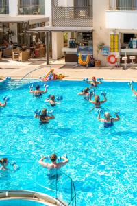 Bazén v ubytování Albatros Spa & Resort Hotel nebo v jeho okolí