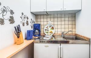 Kuchyňa alebo kuchynka v ubytovaní Holiday Apartment Omis 07 + 14 fotografií