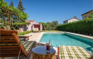 Bazén v ubytování Awesome Home In Krnica nebo v jeho okolí