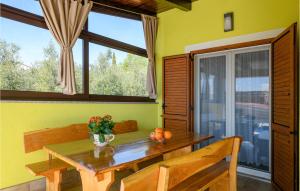 Fotografie z fotogalerie ubytování 2 Bedroom Nice Home In Krnica v destinaci Krnica