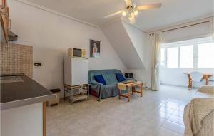 Χώρος καθιστικού στο Amazing Apartment In Ciudad Quesada