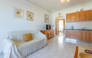 Χώρος καθιστικού στο Amazing Apartment In Ciudad Quesada
