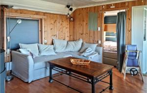 Φωτογραφία από το άλμπουμ του 2 Bedroom Stunning Home In Rennesøy σε Hanasand +18 φωτογραφίες