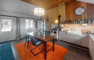 Η κουζίνα ή μικρή κουζίνα στο Gorgeous Home In Besmont With Wi-Fi