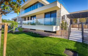 Κήπος έξω από το Beach Front Home In Savudrija
