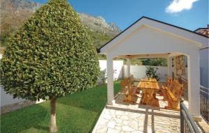 Vườn quanh Apartment Podaca With Sea View 304 +20 ảnh