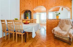 Posezení v ubytování Beautiful Apartment In Podstrana