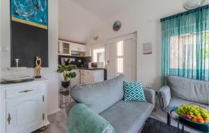Kuchnia lub aneks kuchenny w obiekcie Four-Bedroom Holiday Home In Vir