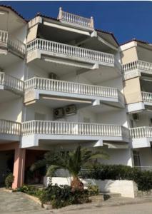Budova, kde se apartmán nachází + 4 fotografie