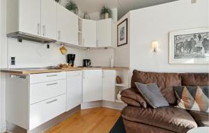 Køkken eller tekøkken på 2 Bedroom Amazing Apartment In Fanø