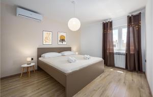 Fotografie z fotogalerie ubytování Holiday Home Potpican Jakomici v destinaci Potpićan