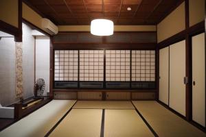 Galería fotográfica de 城下町の一棟貸し 今来 Konrai - Private-use guesthouse en Matsumoto