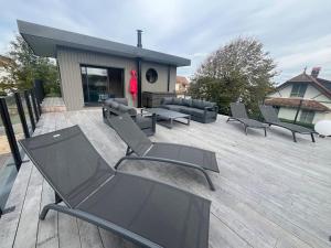 Balkoni atau teres di Maison avec toit terrasse