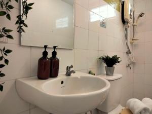 Ένα μπάνιο στο Cyberia Crescent - 3 bedroom 8 Pax +13 φωτογραφίες